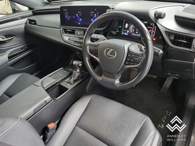 2022 Lexus ES 300h