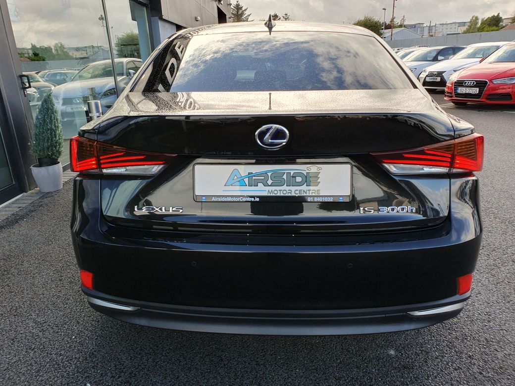 2016 Lexus IS 300h