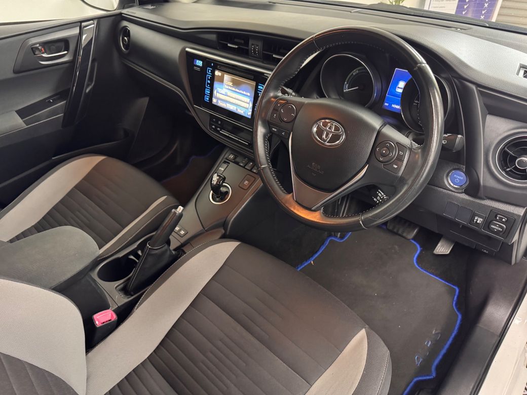 2016 Toyota Auris