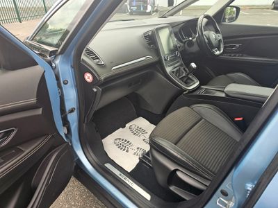 2017 Renault Grand Scenic