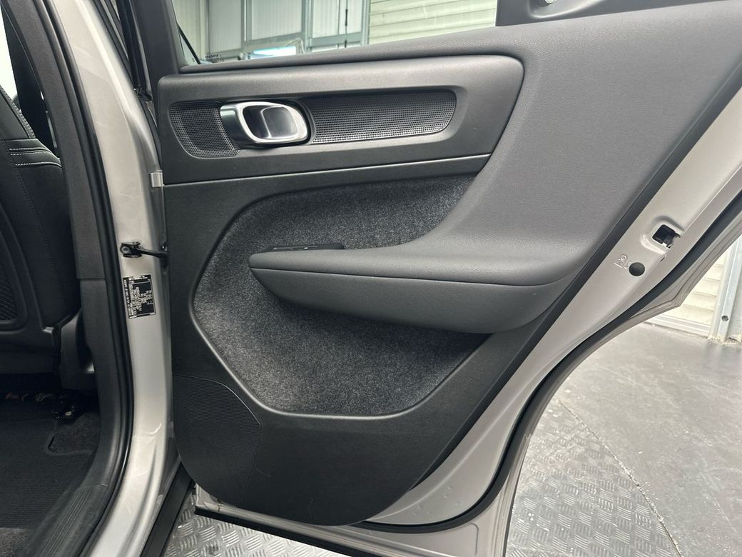 2023 Volvo XC40