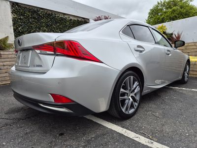 2020 Lexus IS 300h