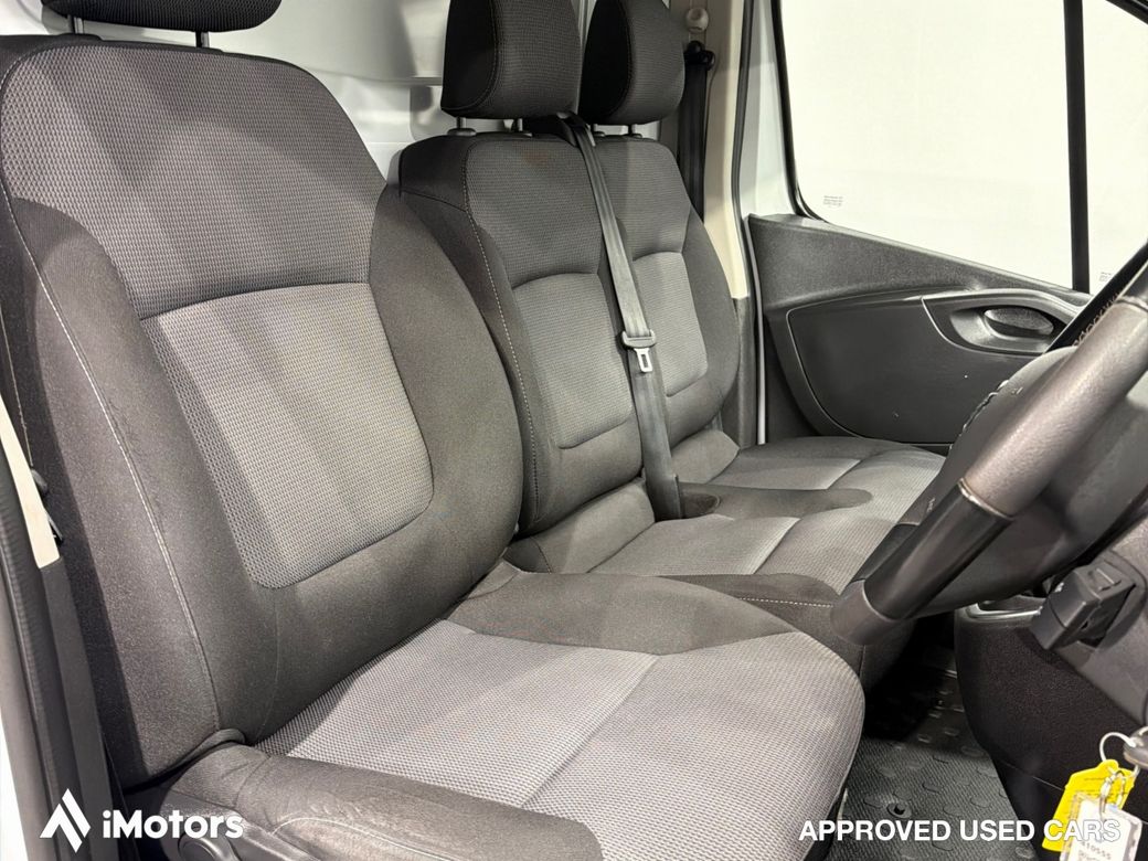 2021 Nissan NV300
