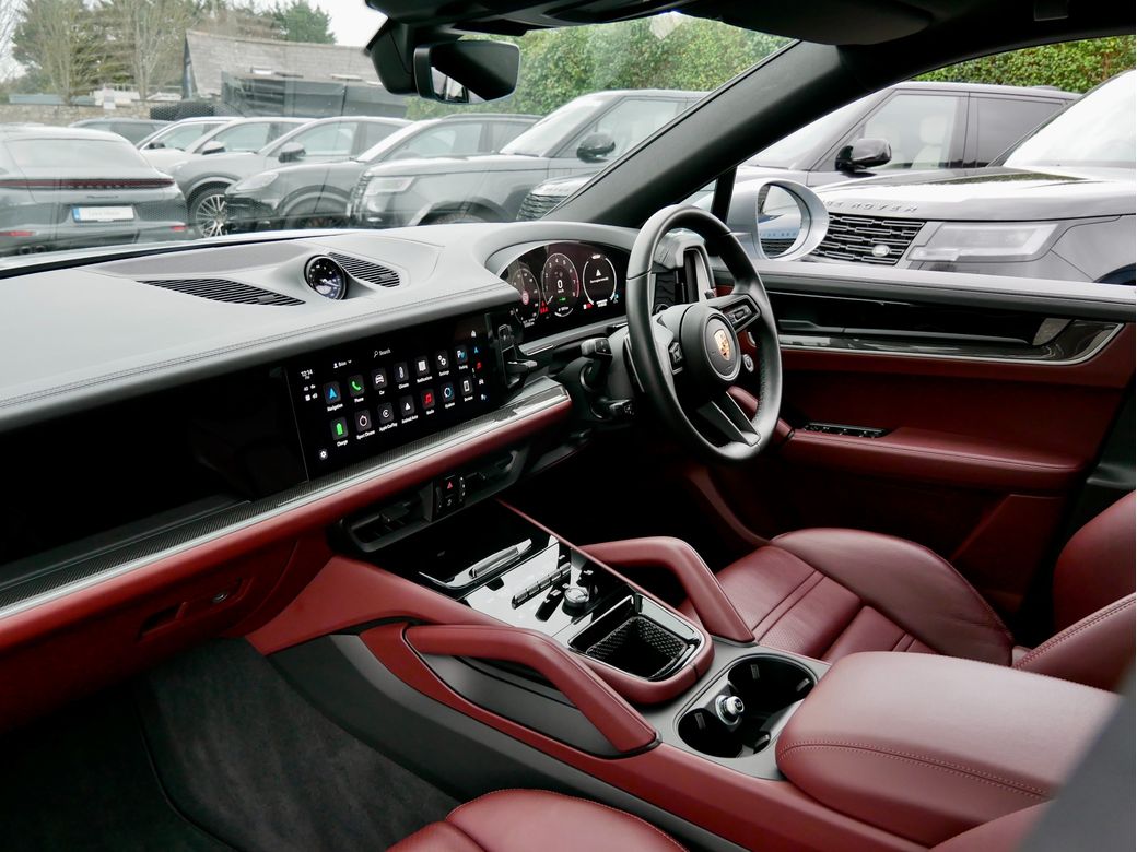 2024 Porsche Cayenne