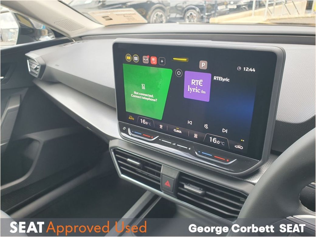 2025 SEAT Leon
