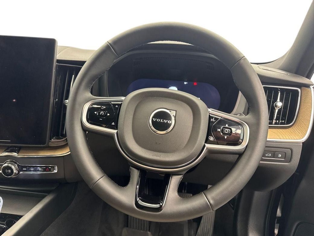 2025 Volvo XC60