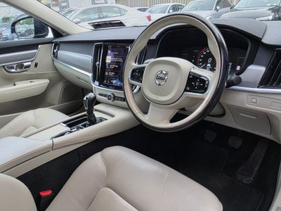 2017 Volvo S90