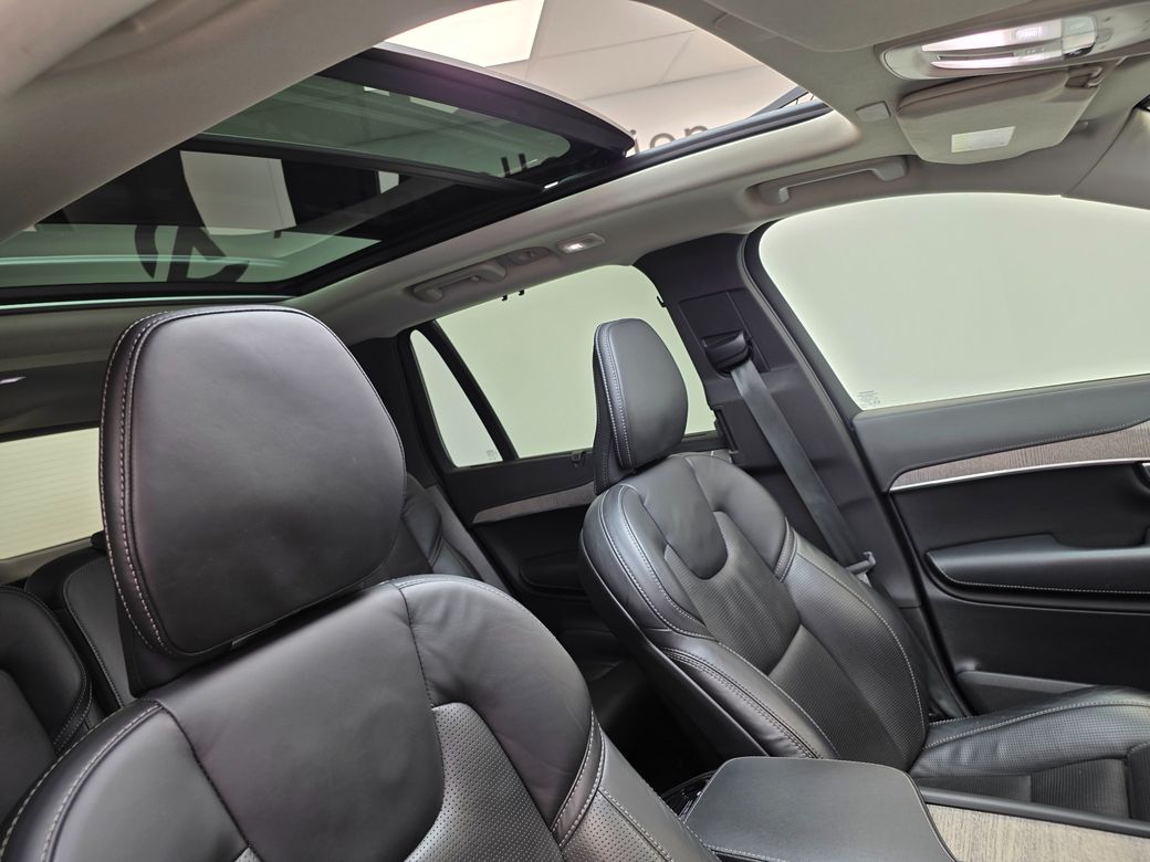 2023 Volvo XC90