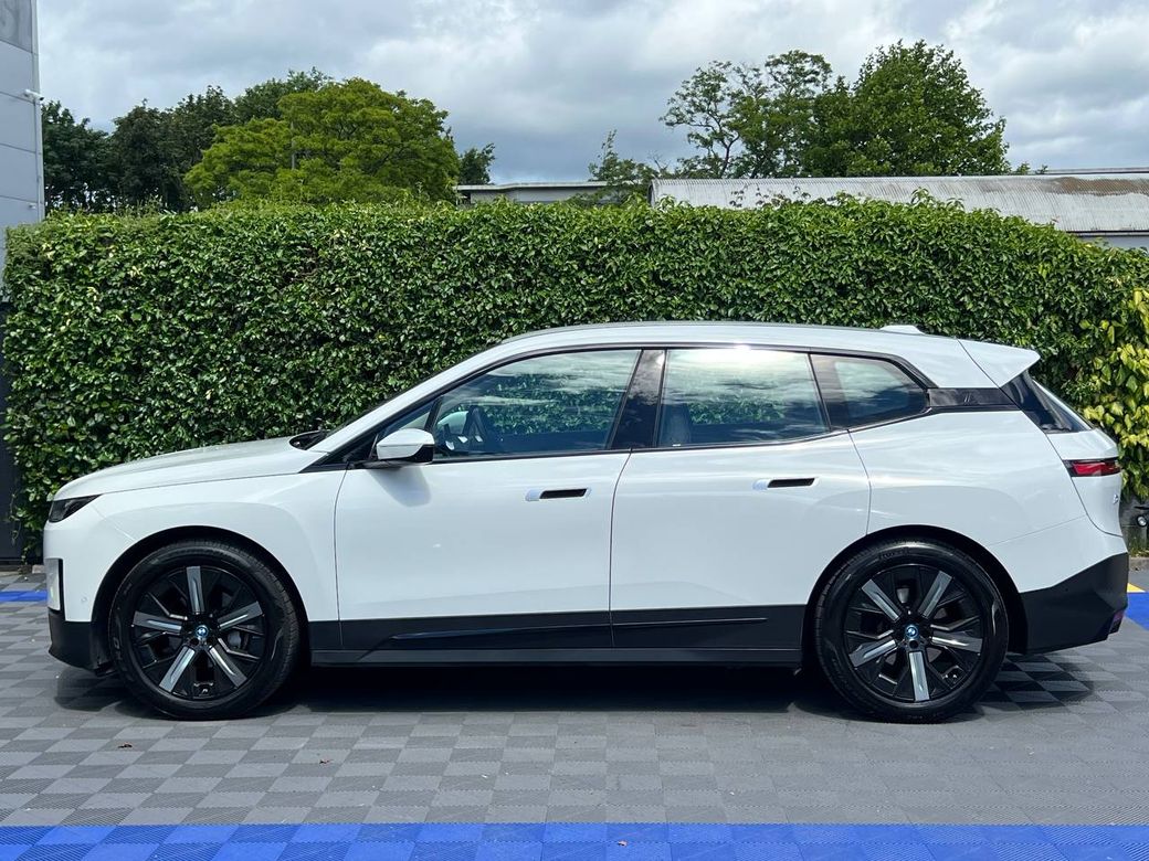 2022 BMW iX