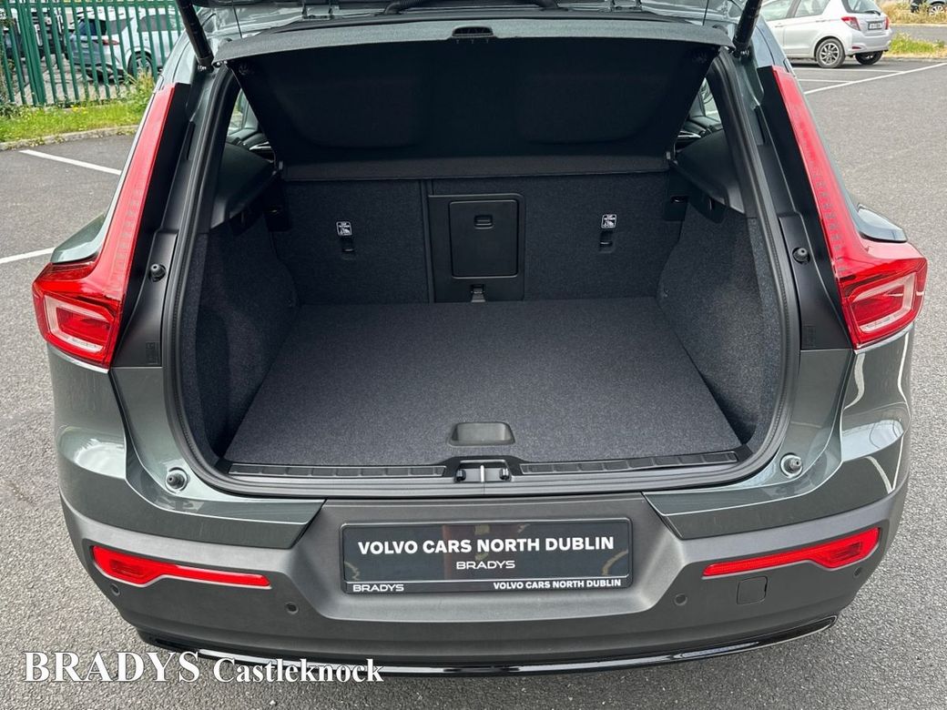 2026 Volvo EX40