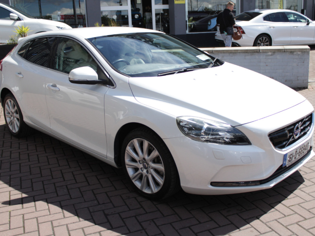 2016 Volvo V40