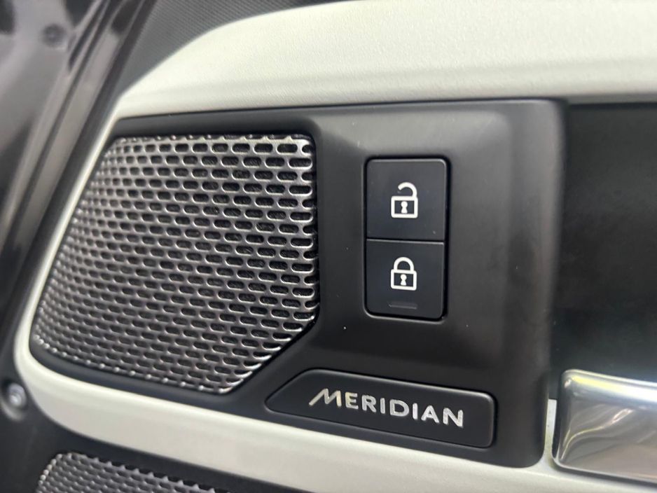 2023 Land Rover Defender