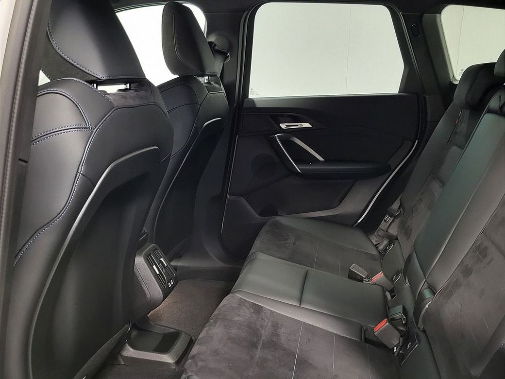 2025 BMW iX1