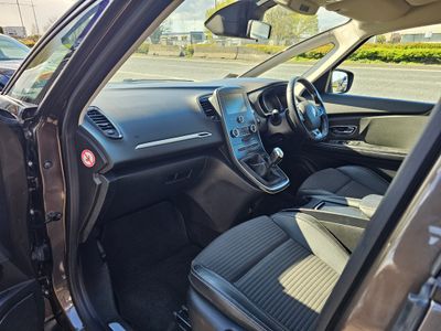 2017 Renault Grand Scenic