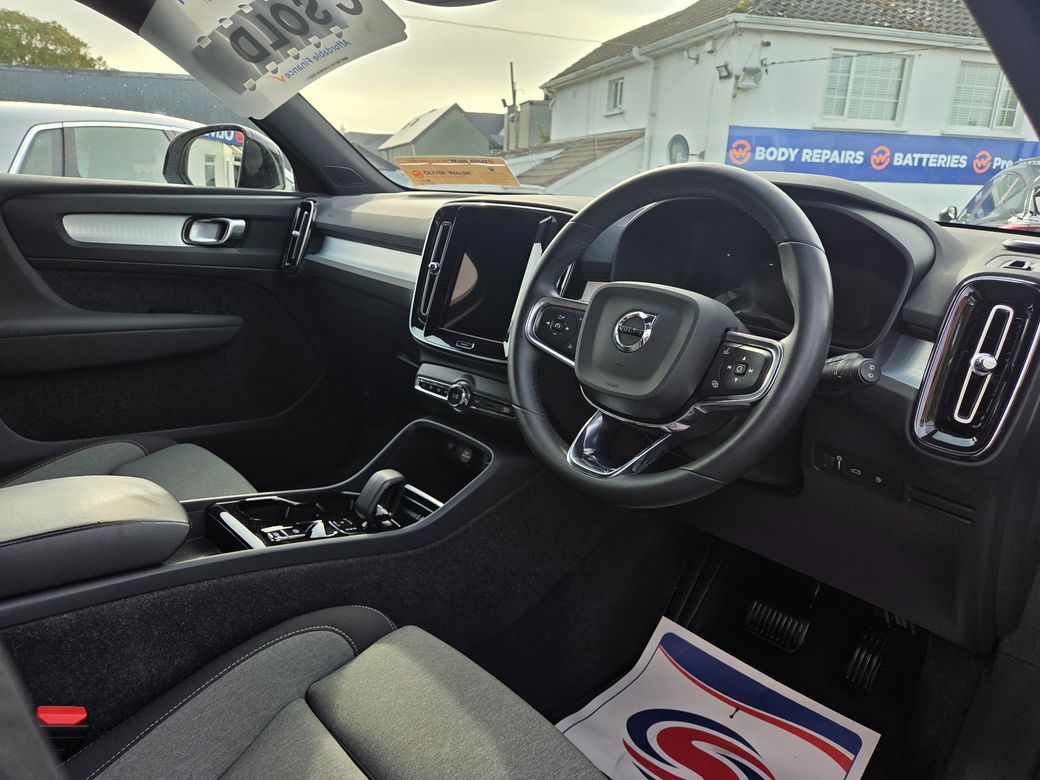 2023 Volvo XC40