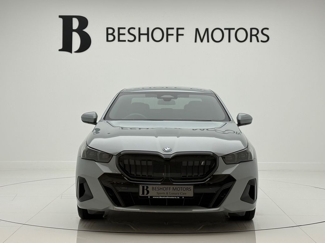 2025 BMW i5