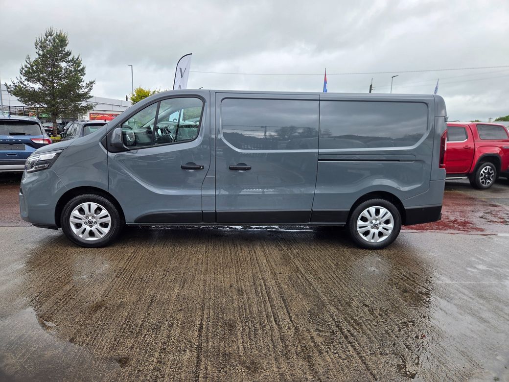 2023 Nissan Primastar