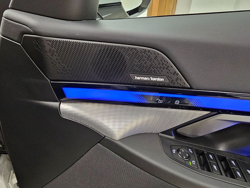2025 BMW i5