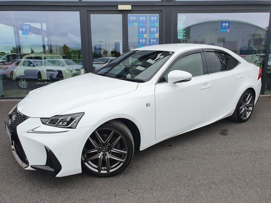 2017 Lexus IS 300h