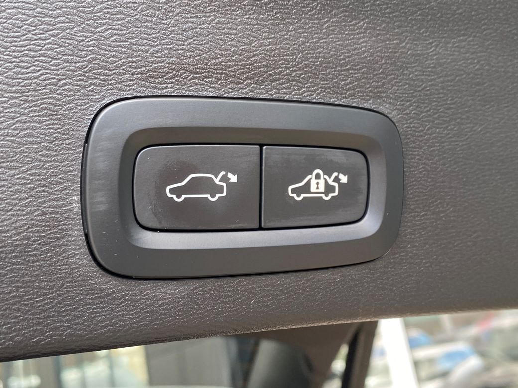 2023 Volvo XC40