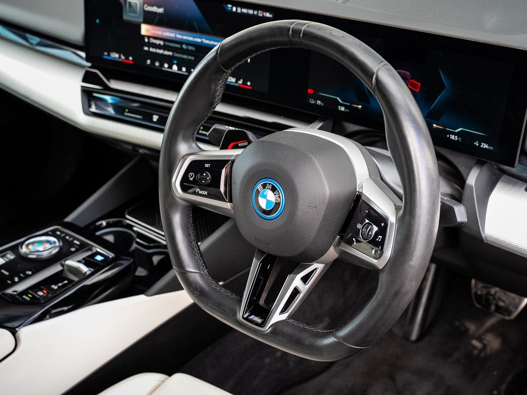 2024 BMW i5
