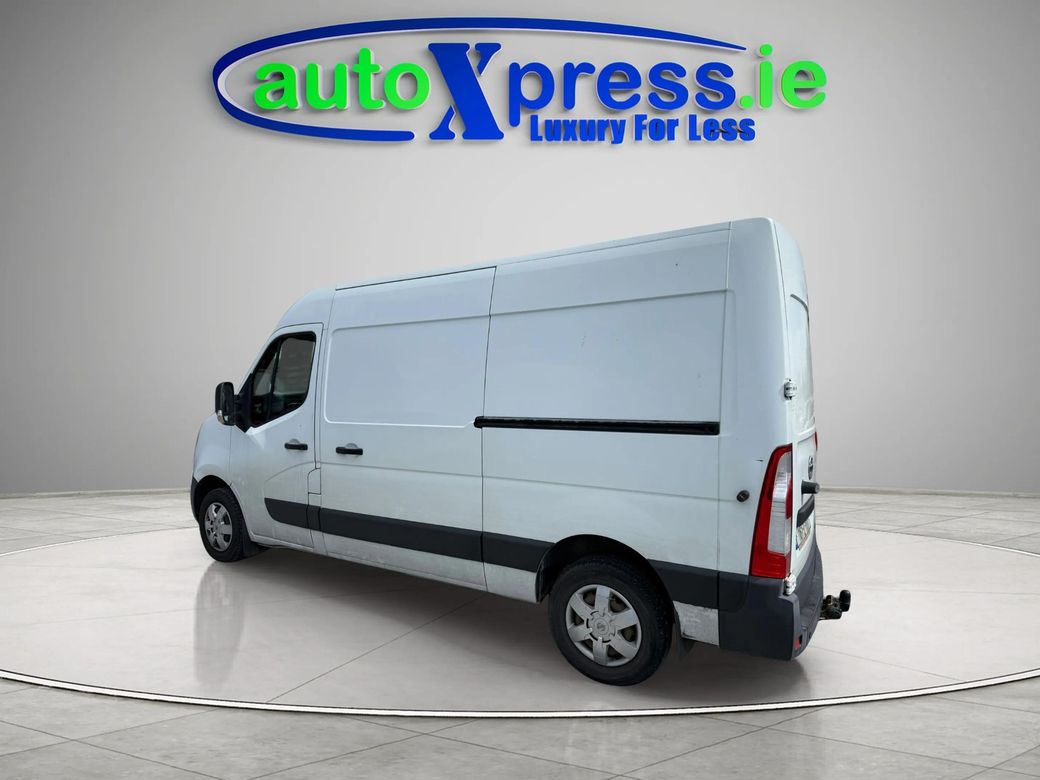 2016 Nissan NV400