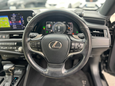 2022 Lexus ES 300h