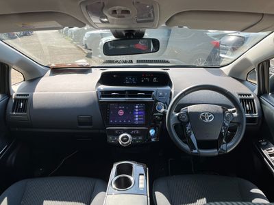 2019 Toyota Prius Alpha