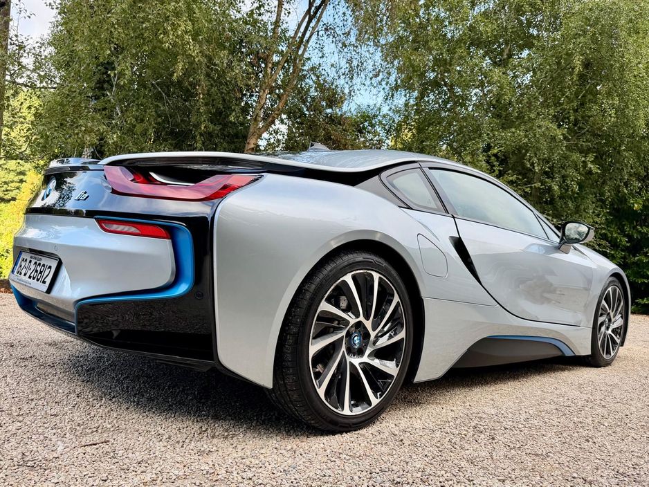 2016 BMW i8