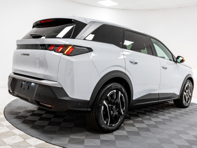 2027 Peugeot 5008