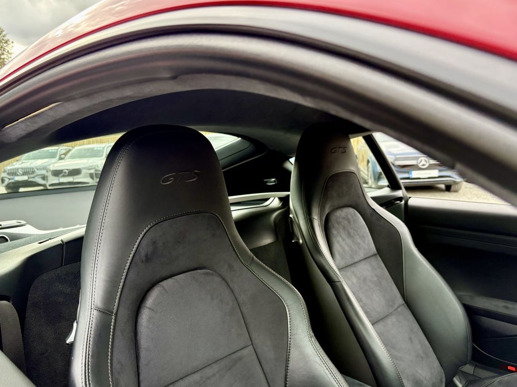 2021 Porsche Cayman
