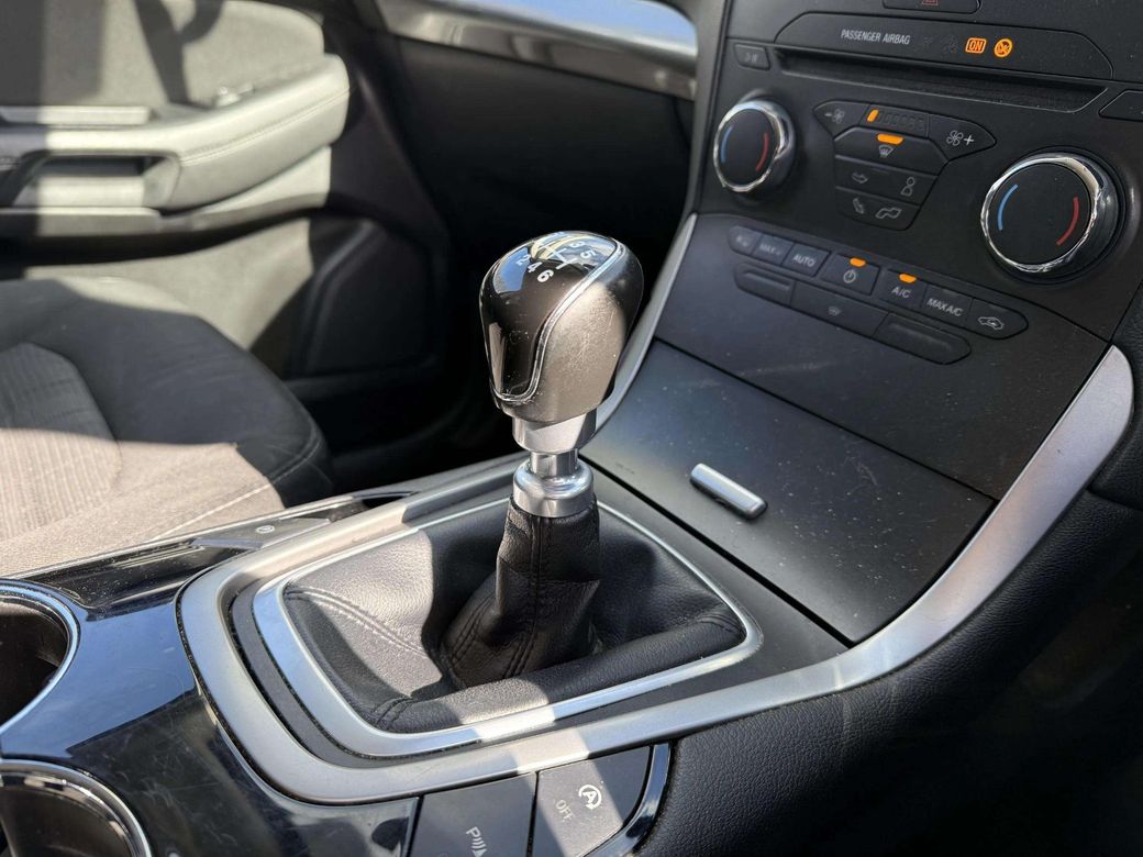 2017 Ford Galaxy