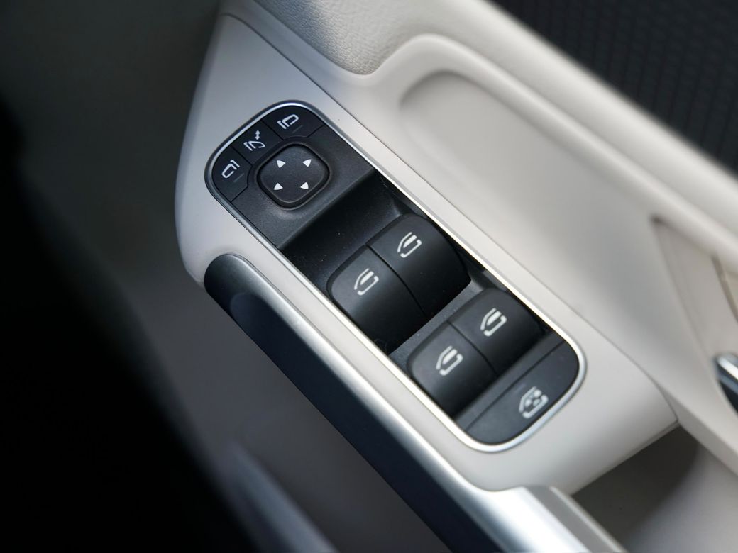 2023 Mercedes-Benz EQB