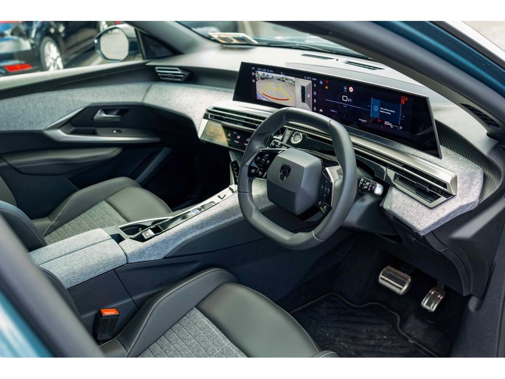 2025 Peugeot 5008