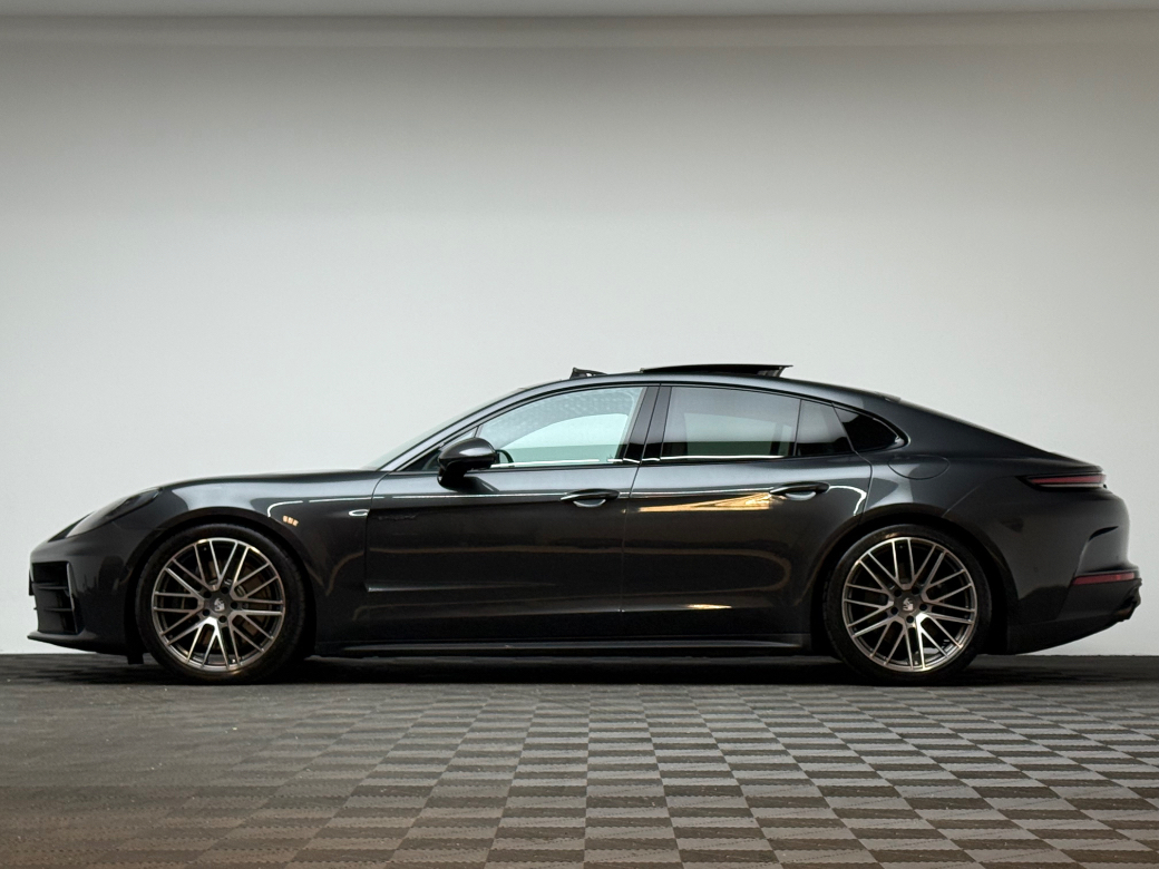 2025 Porsche Panamera