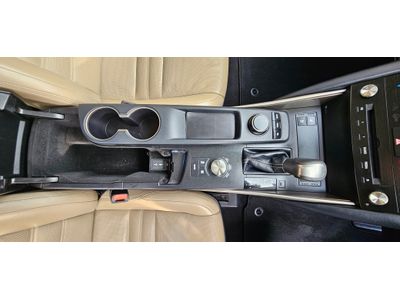 2017 Lexus IS