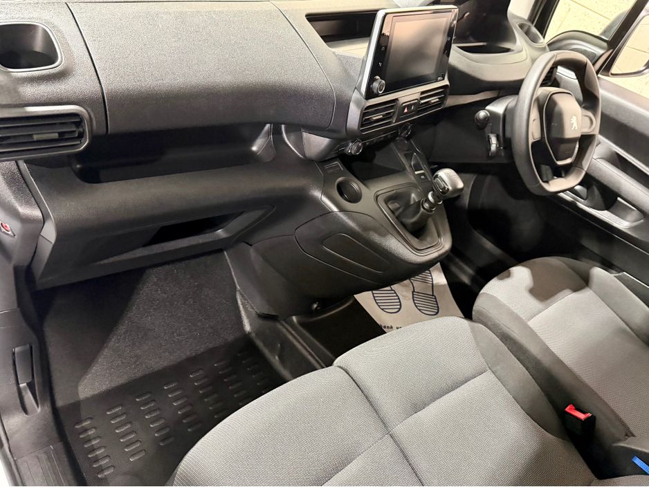 2023 Peugeot Partner