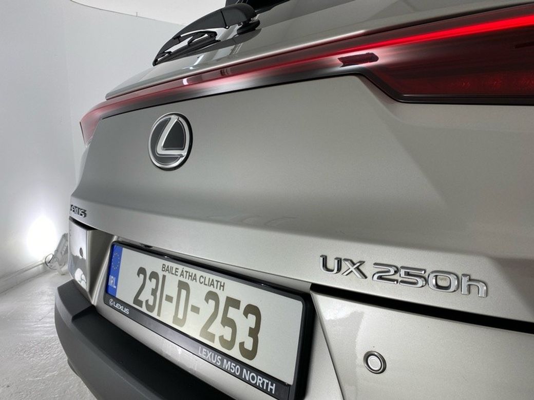 2023 Lexus UX 250H