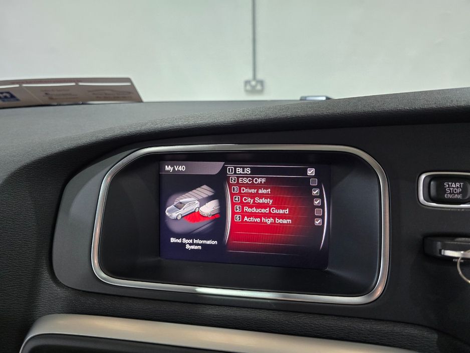 2018 Volvo V40