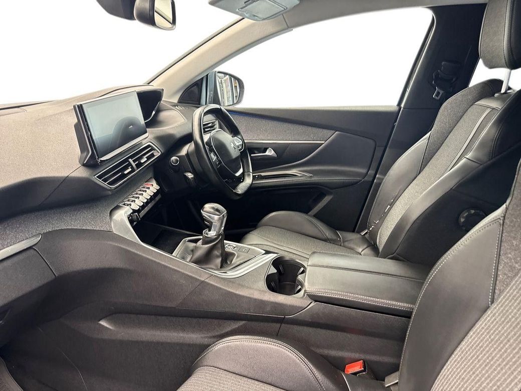 2022 Peugeot 5008