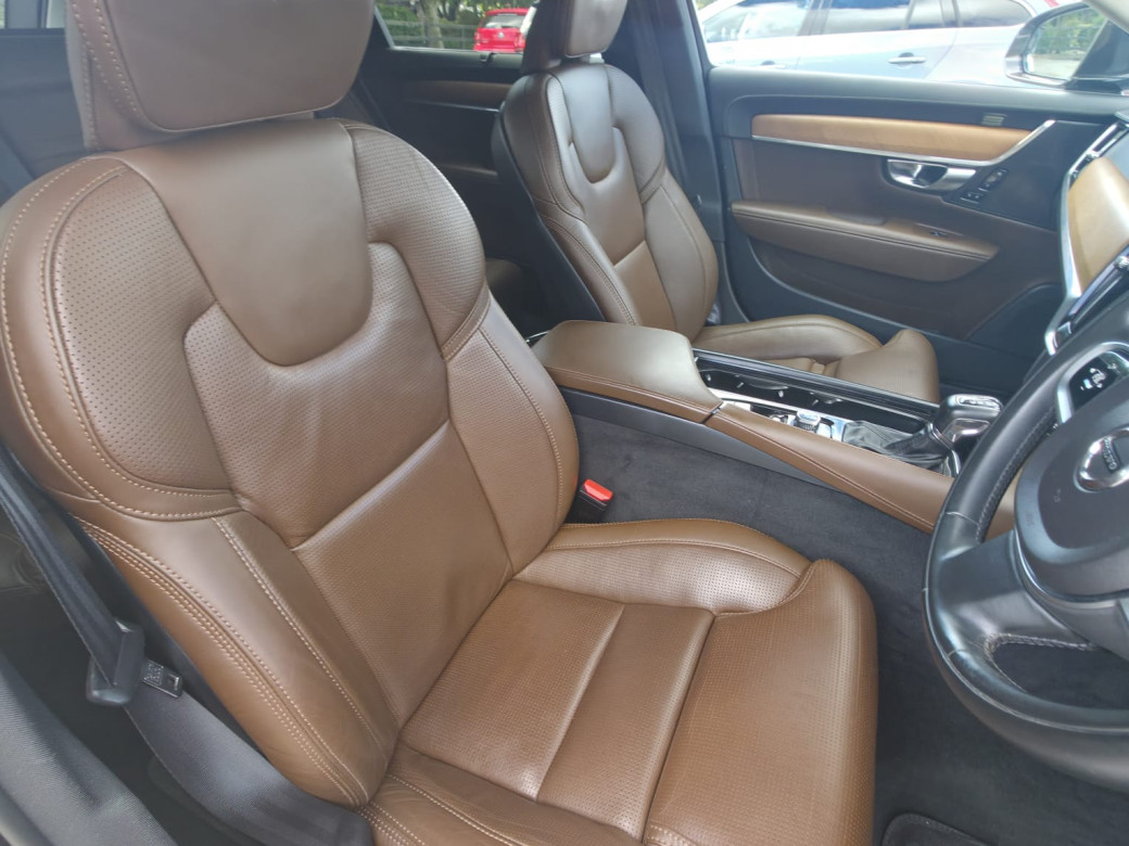 2020 Volvo V90