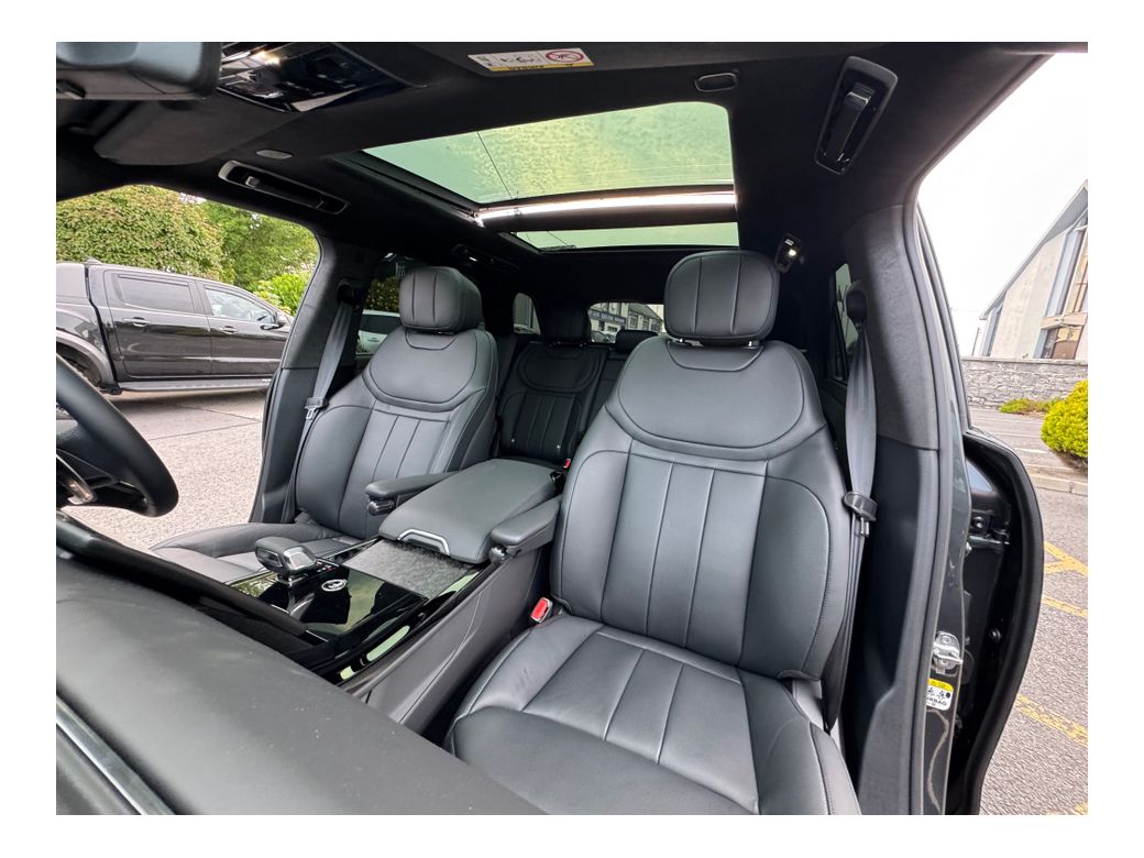 2025 Land Rover Range Rover Sport