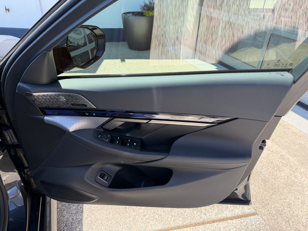 2025 BMW M5