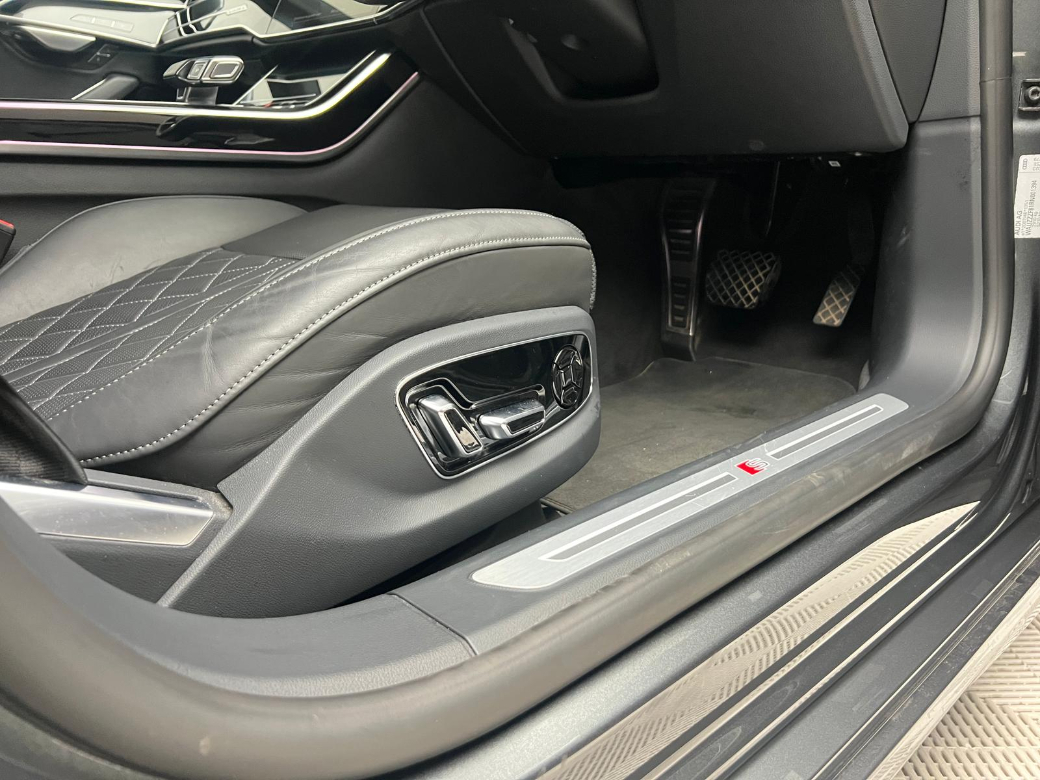 2023 Audi A8