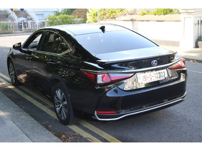 2019 Lexus ES 300h