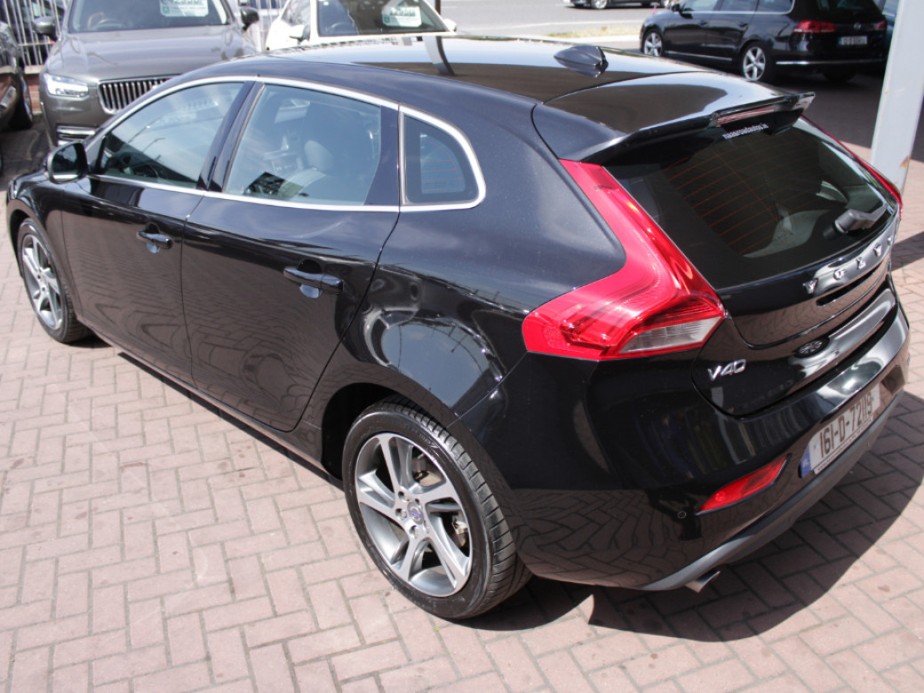 2016 Volvo V40
