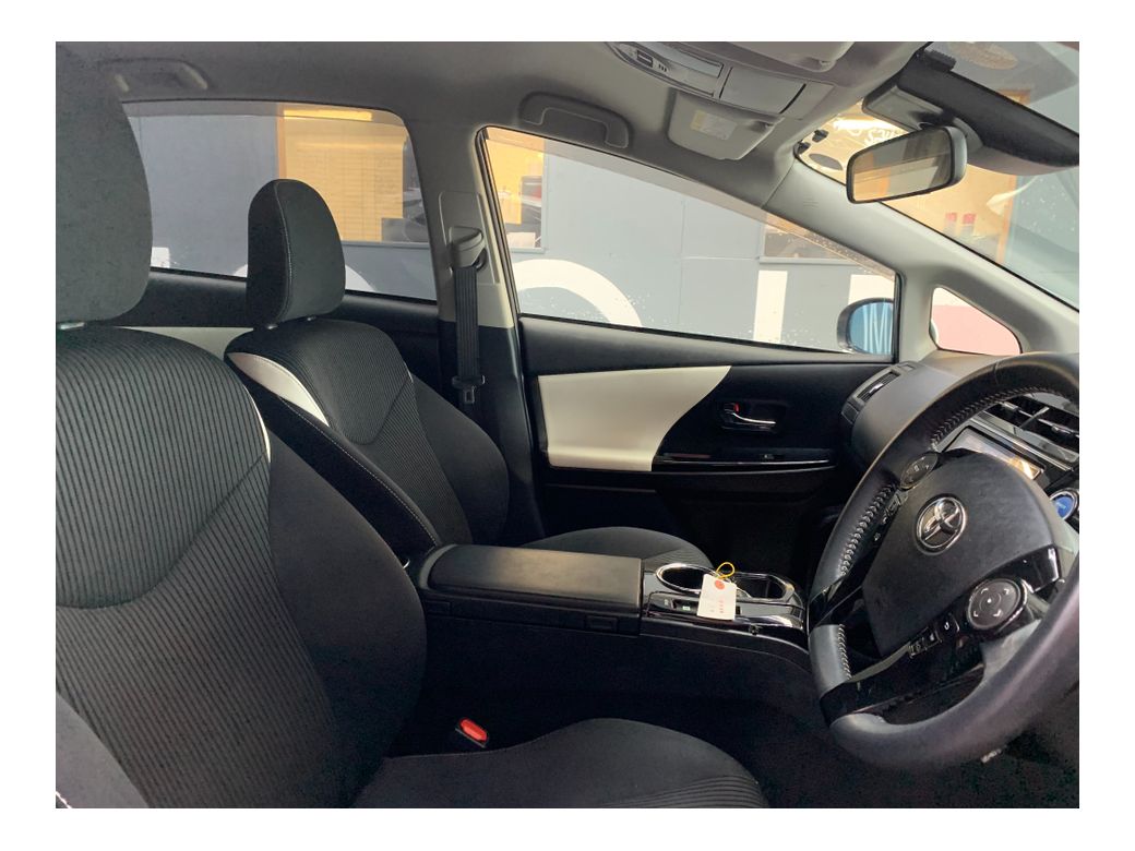 2019 Toyota Prius Alpha