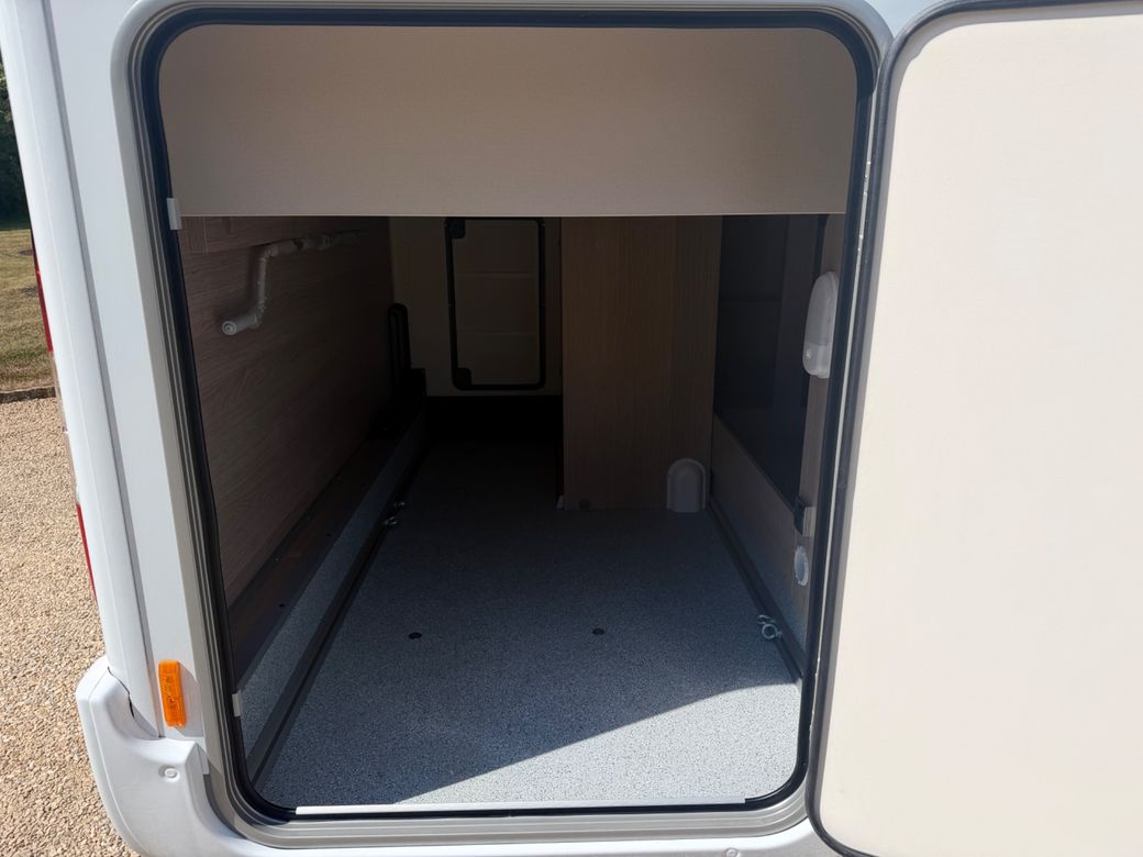 2026 NEW BURSTNER  LINEO T 700 LOW PROFILE L.H.D AUTO