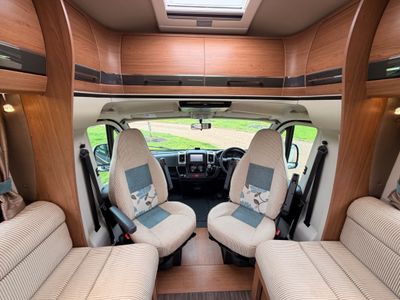 2014 AUTOTRAIL  TRACKER EKS LOW PROFILE R.H.D