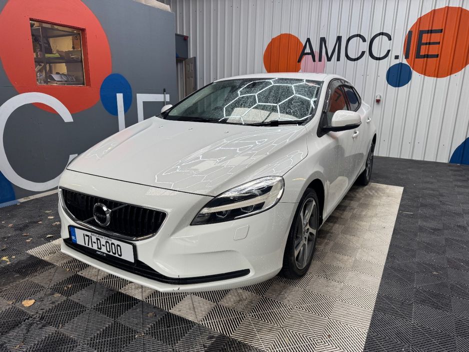 2017 Volvo V40